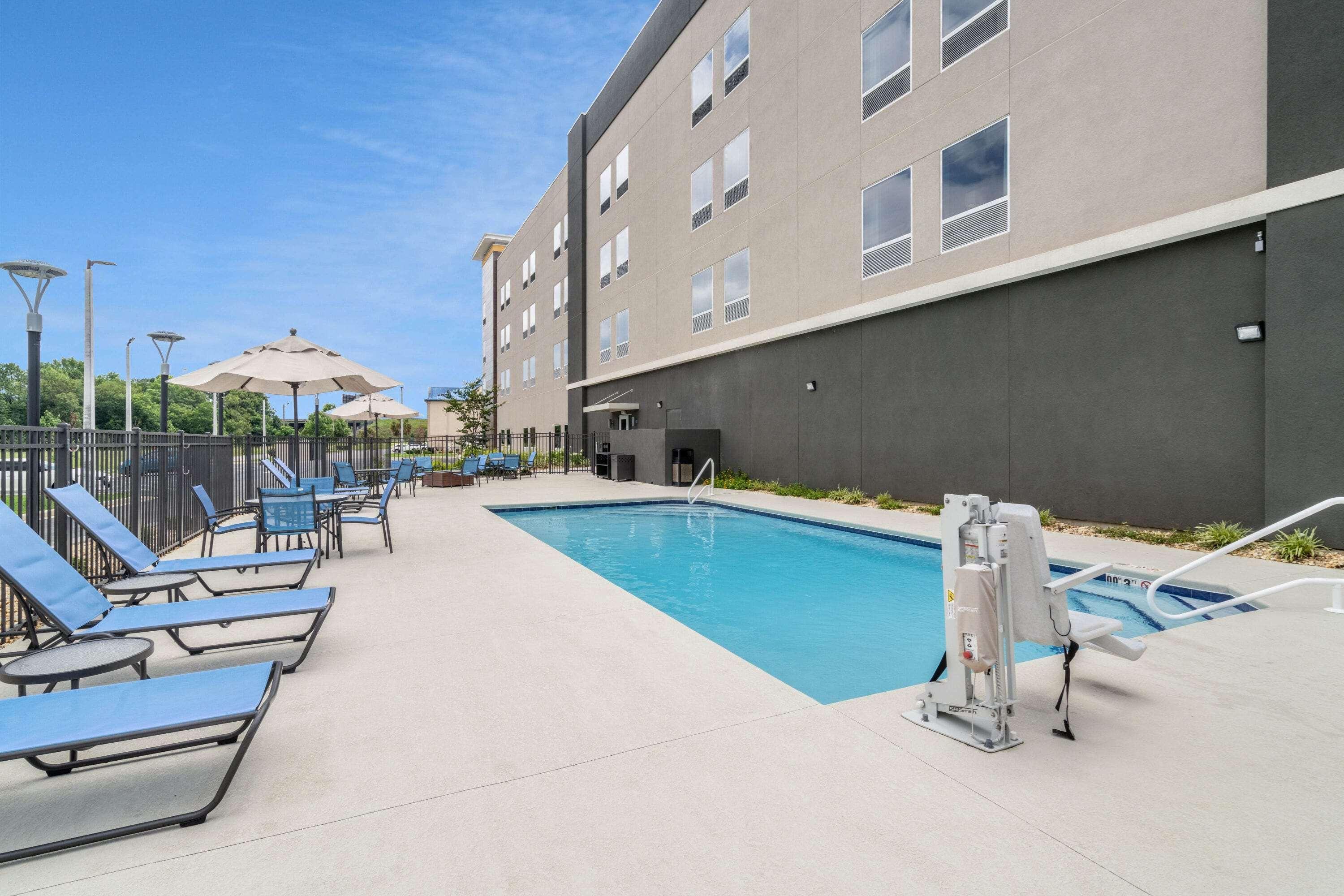 La Quinta Inn & Suites By Wyndham تيفتون المظهر الخارجي الصورة